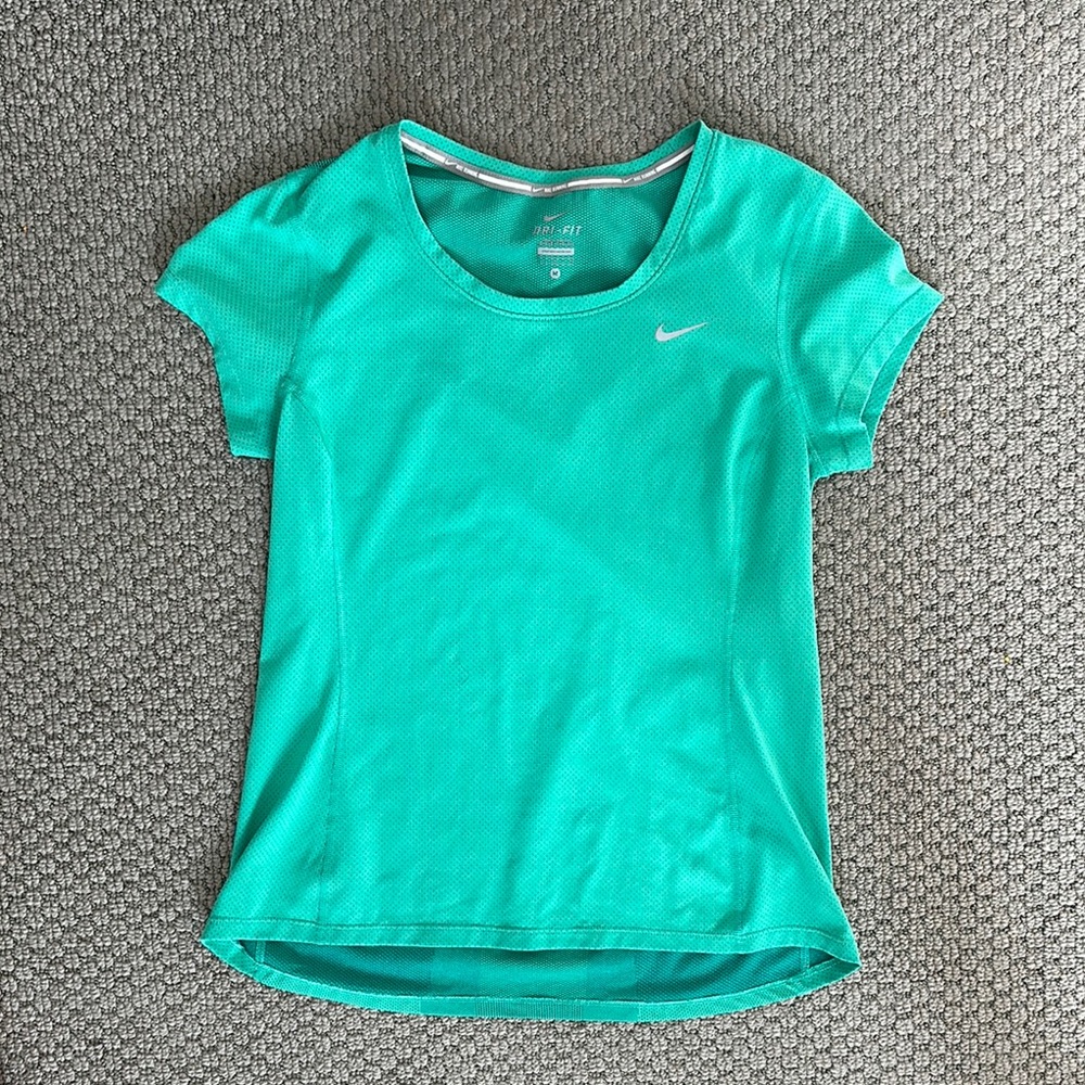 Nike Green Fitted Short Sleeve Tee